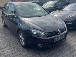 Schwarz Gebraucht 2009 VW Golf VI Trendline Kleinwagen | 2.400 €