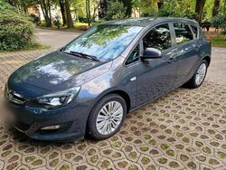 Grau Gebraucht 2013 Opel Astra Active Limousine | 4.000 € (Guter Preis)