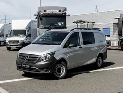Brillantsilber metallic Gebraucht 2024 Mercedes Vito Van / Kleinbus | 47.950 € (Teuer)