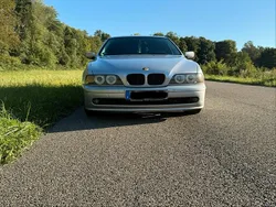 Silber Gebraucht 2000 BMW 525 Kombi | 2.500 €