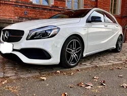 Weiß Gebraucht 2017 Mercedes A180 AMG line Limousine | 18.600 € (Fairer Preis)