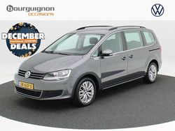 Grau Gebraucht 2017 VW Sharan Exclusive Van / Kleinbus | 24.250 € (Fairer Preis)