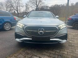 Silber Gebraucht 2024 Mercedes E220 AMG line Kleinwagen | 51.700 €