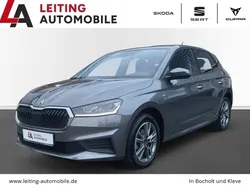 Grau Gebraucht 2023 Skoda Fabia Tour Limousine | 20.745 € (Fairer Preis)