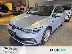 Reflexsilber metallic Gebraucht 2022 VW Golf VIII Style Kombi | 23.440 € (Fairer Preis)
