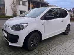 Weiß Gebraucht 2015 VW up! CLUB Kleinwagen | 4.200 € (Fairer Preis)