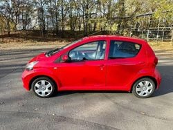 Rot Gebraucht 2006 Toyota Aygo City Kleinwagen | 2.990 € (Guter Preis)