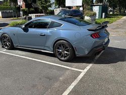 Blau Gebraucht 2024 Ford Mustang Dark Horse Coupé | 57.200 € (Etwas zu teuer)