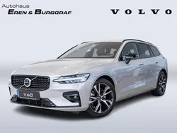 Silver dawn / metallic Neu 2025 Volvo V60 Plus Kombi | 52.890 € (Fairer Preis)