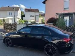 Schwarz Gebraucht 2020 Mercedes A200 AMG line Limousine | 31.940 €