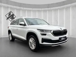 Moonweiss metallic Gebraucht 2024 Skoda Kodiaq SUV | 33.590 € (Superpreis)