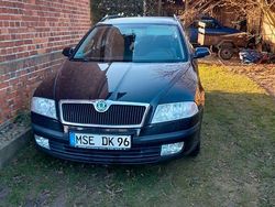Grau Gebraucht 2006 Skoda Octavia Classic Kombi | 2.750 € (Teuer)