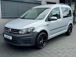 Silber Gebraucht 2018 VW Caddy Trendline Van / Kleinbus | 17.790 € (Fairer Preis)
