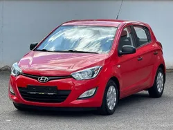 Rot Gebraucht 2013 Hyundai i20 Classic Limousine | 3.499 € (Fairer Preis)