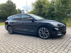 Schwarz Gebraucht 2019 Ford Focus ST-Line Limousine | 16.990 € (Teuer)