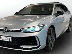 Oyster silver metallic Gebraucht 2025 VW Passat R-line Kombi | 47.990 € (Superpreis)