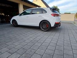 Weiß Gebraucht 2024 Hyundai i30 N Performance Limousine | 33.690 € (Fairer Preis)