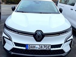 Weiß Gebraucht 2022 Renault Megane E-Tech Komfort Limousine | 21.690 € (Guter Preis)