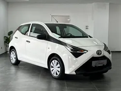 Weiß Gebraucht 2020 Toyota Aygo Kleinwagen | 7.999 € (Guter Preis)