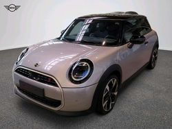 Grau Gebraucht 2024 Mini Cooper S Favoured Kleinwagen | 30.658 € (Etwas zu teuer)