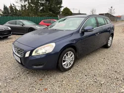 Blau Gebraucht 2012 Volvo V60 Momentum Kombi | 9.800 € (Fairer Preis)
