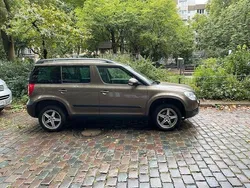 Braun Gebraucht 2012 Skoda Yeti Active SUV | 8.500 € (Etwas zu teuer)