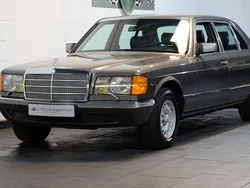 Grau Gebraucht 1982 Mercedes 500 Limousine | 26.900 €