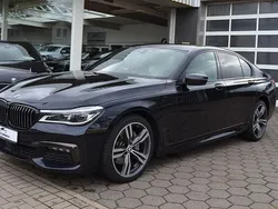 Schwarz Gebraucht 2018 BMW 740 M Sport Limousine | 36.995 € (Etwas zu teuer)