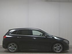 Schwarz Gebraucht 2022 Mercedes B200 AMG line Van / Kleinbus | 21.780 € (Fairer Preis)
