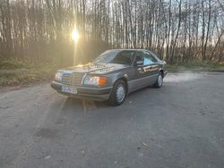 Grau Gebraucht 1989 Mercedes 230 Coupé | 5.200 €