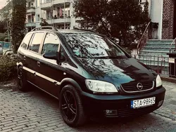 Schwarz Gebraucht 2000 Opel Zafira Van / Kleinbus | 1.650 €