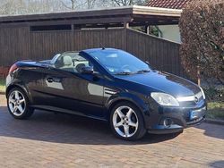 Schwarz Gebraucht 2009 Opel Tigra Cabrio | 3.200 € (Etwas zu teuer)