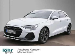 Gletscherweiß metallic Gebraucht 2025 Audi A3 Sportback S-Line Limousine | 40.990 € (Fairer Preis)
