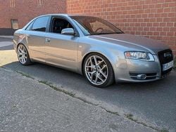 Grau Gebraucht 2006 Audi A4 Limousine | 12.000 €
