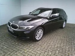 Schwarz Gebraucht 2024 BMW 318 Sport Line Kombi | 35.900 € (Fairer Preis)