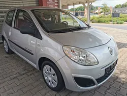 Grau Gebraucht 2009 Renault Twingo Authentique Kleinwagen | 2.990 € (Teuer)