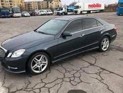Grau Gebraucht 2013 Mercedes E500 Avantgarde Limousine | 16.900 €