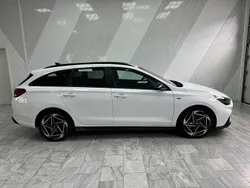 Weiß Gebraucht 2024 Hyundai i30 N Line Limousine | 24.950 € (Guter Preis)