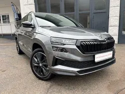 Grau Gebraucht 2024 Skoda Karoq SportLine SUV | 29.750 € (Guter Preis)
