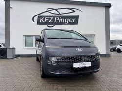 Gold Gebraucht 2023 Hyundai Staria Prime Van / Kleinbus | 39.999 € (Guter Preis)