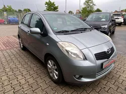 Silber Gebraucht 2008 Toyota Yaris Team Kleinwagen | 3.400 € (Fairer Preis)