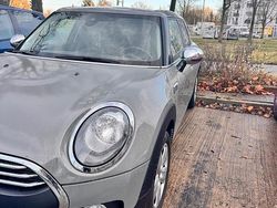 Grau Gebraucht 2018 Mini Clubman Kombi | 11.000 €