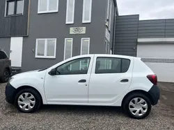 Weiß Gebraucht 2017 Dacia Sandero Essentiel Kleinwagen | 5.900 € (Fairer Preis)