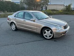 Andere außenfarben Gebraucht 2001 Mercedes C200 Elegance Limousine | 3.000 €