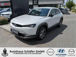Weiss Gebraucht 2020 Mazda MX30 Touring SUV | 14.885 € (Guter Preis)