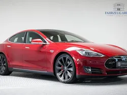 Rot Gebraucht 2015 Tesla Model S Limousine | 29.500 € (Fairer Preis)