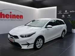 Weiß Neu 2025 Kia Ceed Sportswagon Comfort Kombi | 25.480 € (Fairer Preis)