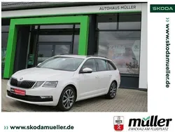 Weiß (candyweiss) Gebraucht 2019 Skoda Octavia Soleil Kombi | 11.590 € (Guter Preis)