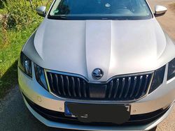 Grau Gebraucht 2017 Skoda Octavia Kombi | 8.700 €