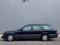 Schwarz Gebraucht 1989 Mercedes E300 Limousine | 11.900 €
